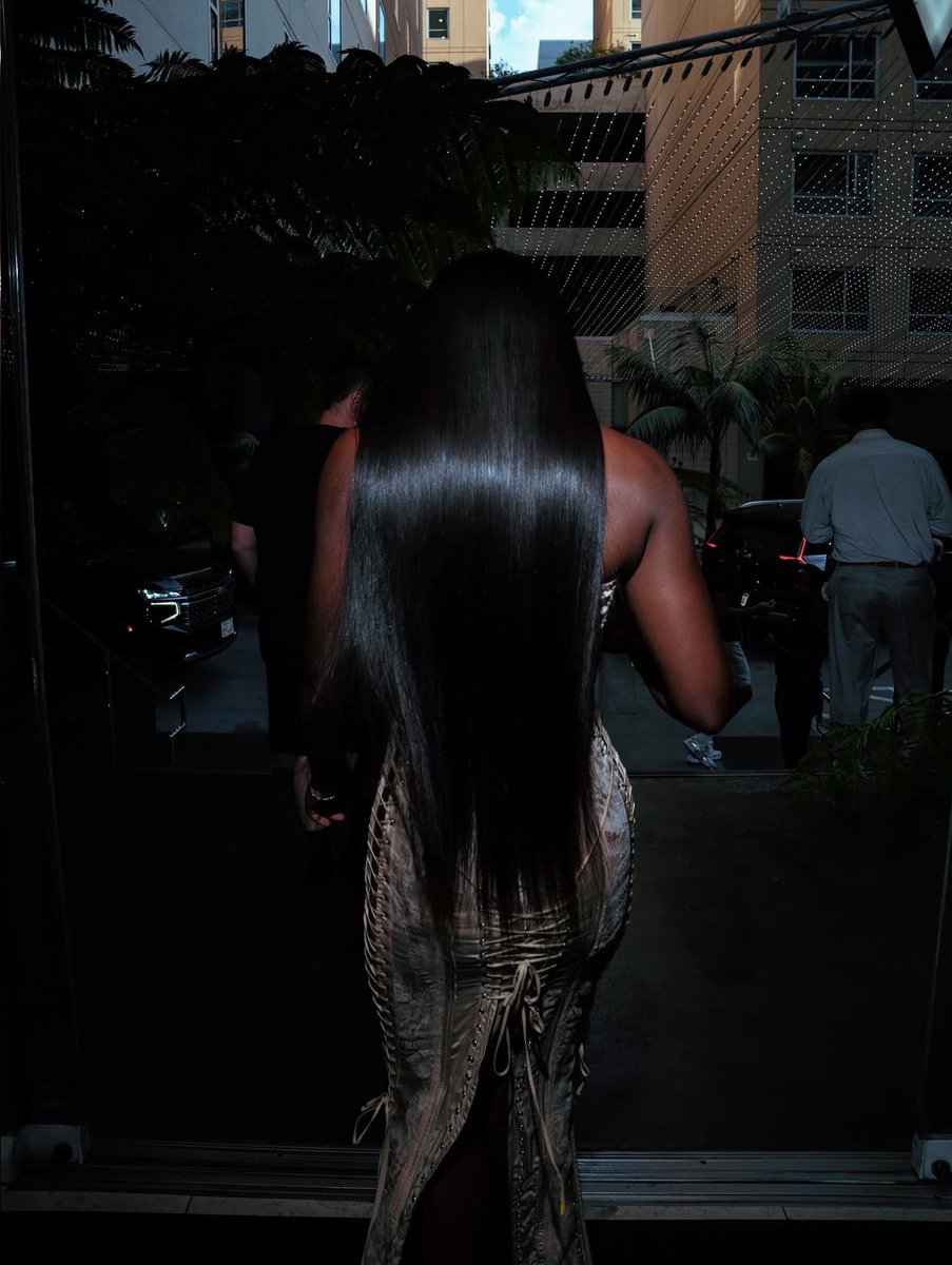anayaa_thoughts's tweet photo. I’m sorry I live for the aesthetics of Aniya ugh 💕🥂 you just look at her and she’s just giving herself its cunt! https://t.co/fdshrdQ6ht