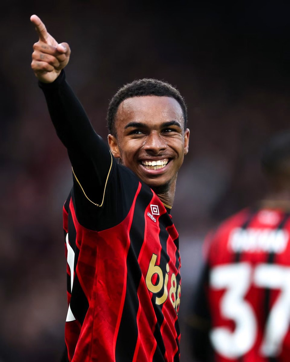 Afcmix's tweet photo. 🚨After Piero Hincapie and Cristos Tzolis, Eli Jr. Kroupi will be the next important target for Arsenal to target for their attack this summer.

🔸Mikel Arteta sees Kroupi as an important piece to complete and improve Arsenal next season. 

🔸Negotiations between Arsenal and Bournemouth are expected to take place this coming week to explore payment options for Kroupi.

🔸One of these options could be a player plus cash exchange. The name from Arsenal that Bournemouth are eyeing is Gabriel Jesus.

🔸In terms of feasibility, Kroupi is rated higher than Vinicius Jr., based on both his level of dedication to the Gunners, salary and transfer fee. 

🔸As for Kroupi, he has agreed to move to Arsenal and wants to become part of Mikel Arteta's plan at Emirates Stadium. 

🔸Let's wait and see if Eli Junior Kroupi will be able to fulfill his dream of playing for Arsenal in the past. 

Your thoughts....

#Arsenal #Afc #ars