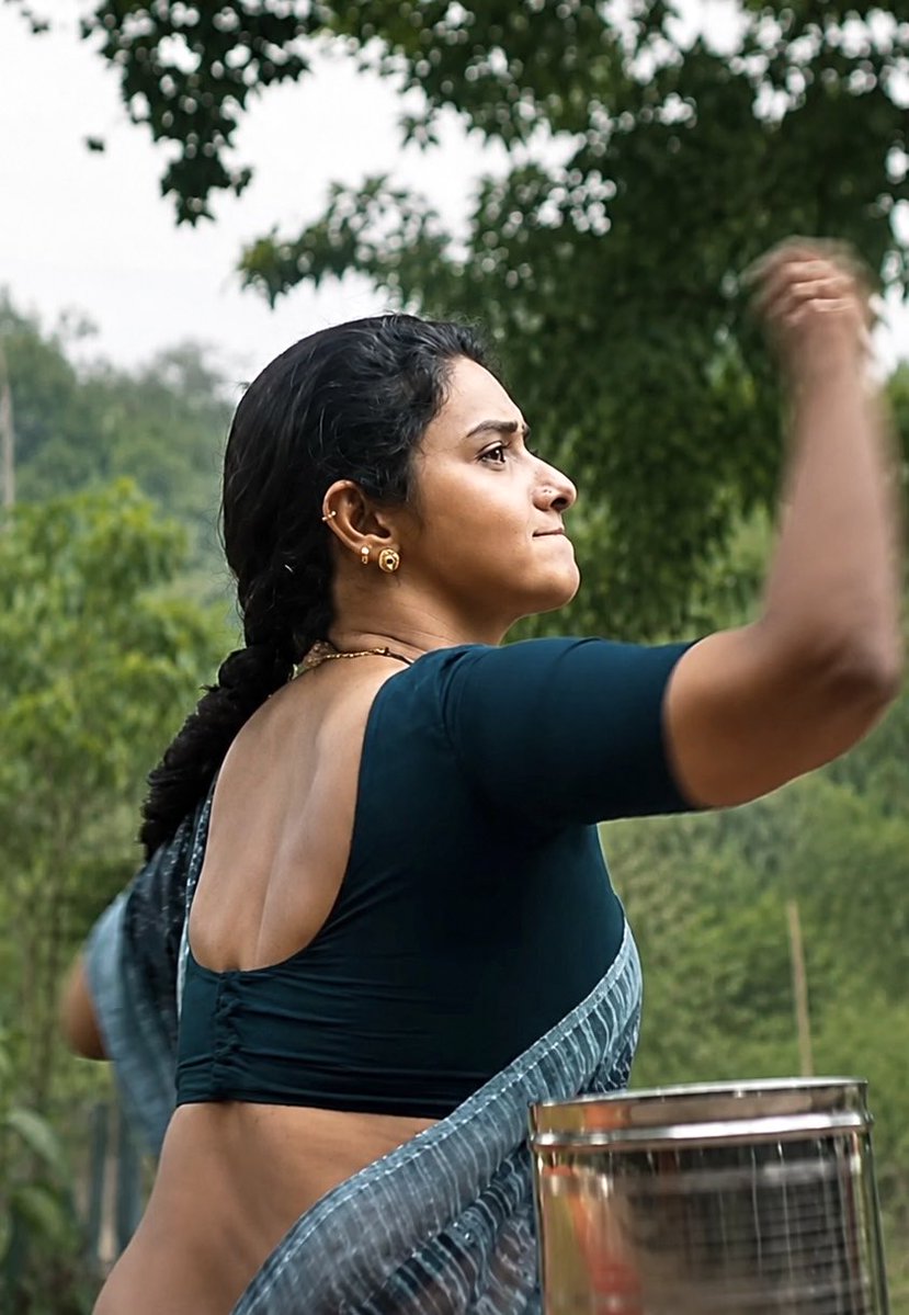 blud_sri's tweet photo. Priya Bhavani Shankar new look 😋 https://t.co/vl7Gt58gko