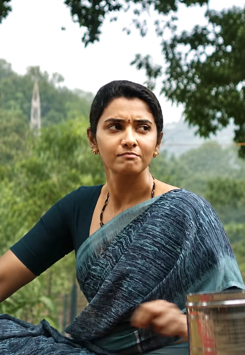 blud_sri's tweet photo. Priya Bhavani Shankar new look 😋 https://t.co/vl7Gt58gko