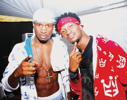 AfricaFactsZone's tweet photo. P-Square broke the record for the Largest Afrobeats Tour in North America in 2010 with headline concerts, no festivals.

All their shows in Los Angeles, Maryland, Toronto, Oakland, Houston &amp; New York were sold out.

The Maryland show was almost cancelled due to the large turnout. https://t.co/DFRAD3jpLM