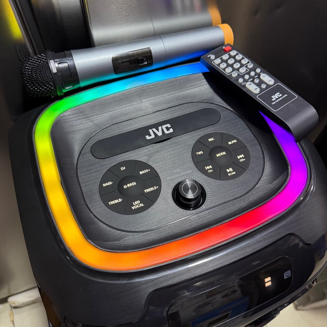 RogersApplUG's tweet photo. JVC HiFi Party Speaker, available at UGX 1,400,000/-

2400 watts
Built-in rechargeable battery
Bluetooth, Aux in, USB
Wireless Microphone

📍Kooki Towers 
🚚 Same Day Delivery 
☎️ 0759679038
#AuthenticGadgets https://t.co/z74yCz0Roq