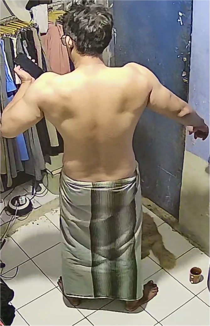 pejantansakit's tweet photo. semakin lama gym semakin insecure kurang mulu https://t.co/ODBDI3ypF4