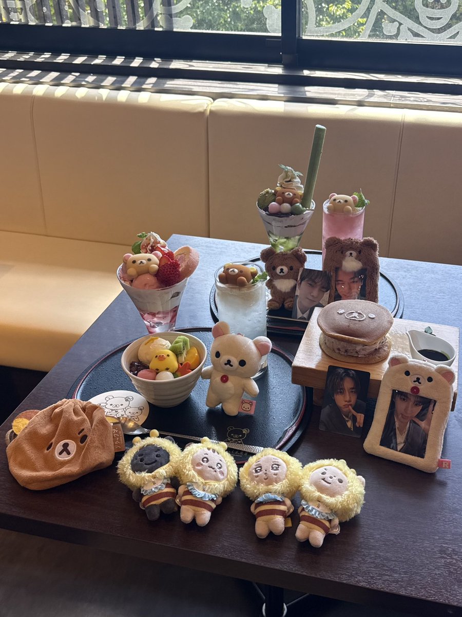 sunseok_08's tweet photo. ずっと行きたかったリラックマ茶房でドボ活したよん🤍ドボイズだーいすきだよ❤️ https://t.co/82KHEg35gm