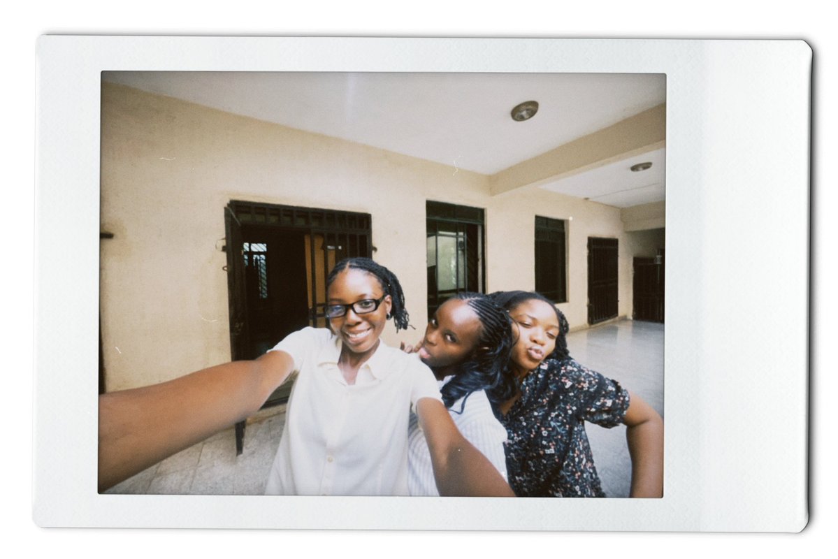ab1s0la_'s tweet photo. So grateful to God to be done with University 
My babes @Maryam_speaks and @Eseythebabygirl 
I love you guysssss💋 https://t.co/t4kAXX6U4z