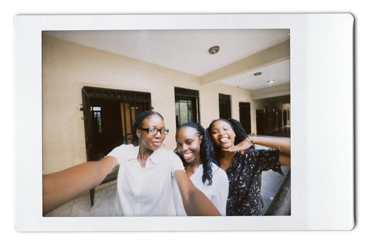 ab1s0la_'s tweet photo. So grateful to God to be done with University 
My babes @Maryam_speaks and @Eseythebabygirl 
I love you guysssss💋 https://t.co/t4kAXX6U4z