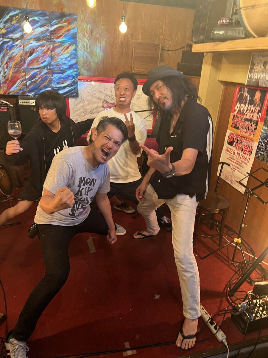 takeyaridaisuke's tweet photo. AMライブ！
ありがとうございました！
at. BarAM
広島市中区流川町8-27 2階 https://t.co/r5SgK29joO