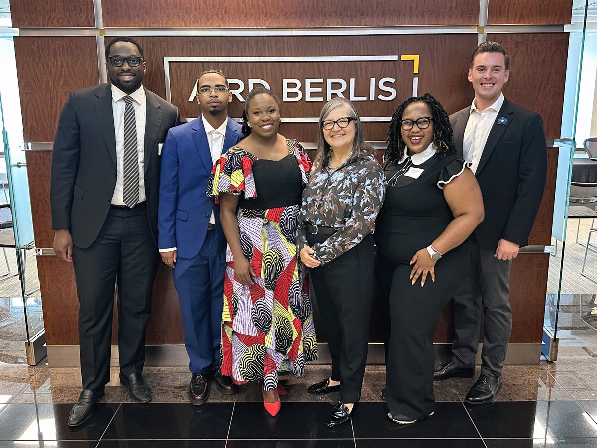 AirdBerlis's tweet photo. As this year's Avenue summer internship program comes to a close, we were honoured to host the program's closing event at our Toronto office.

We wish this year's interns continued success as they pursue their future careers! https://t.co/6bxteryw3N