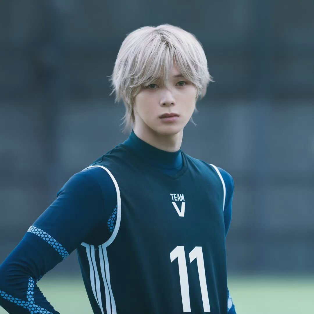 prodkei's tweet photo. nagi k profile pic in honor of blue lock release day and movie actor k debut day💚 https://t.co/NmbQyC4H1c