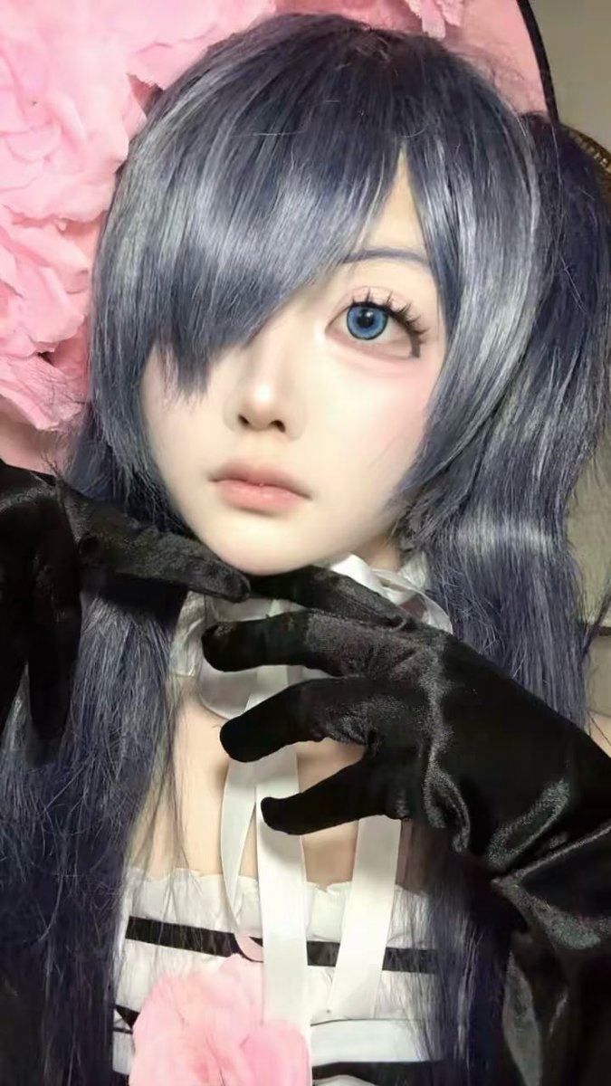 p00ngS2i's tweet photo. 나의 울새🕊️
#黒執事 #kuroshitsuji #コスプレ #cosplay https://t.co/ND8HPAIex4