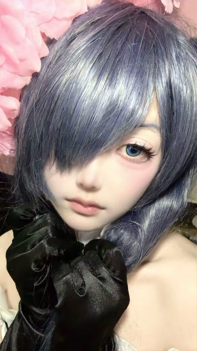 p00ngS2i's tweet photo. 나의 울새🕊️
#黒執事 #kuroshitsuji #コスプレ #cosplay https://t.co/ND8HPAIex4