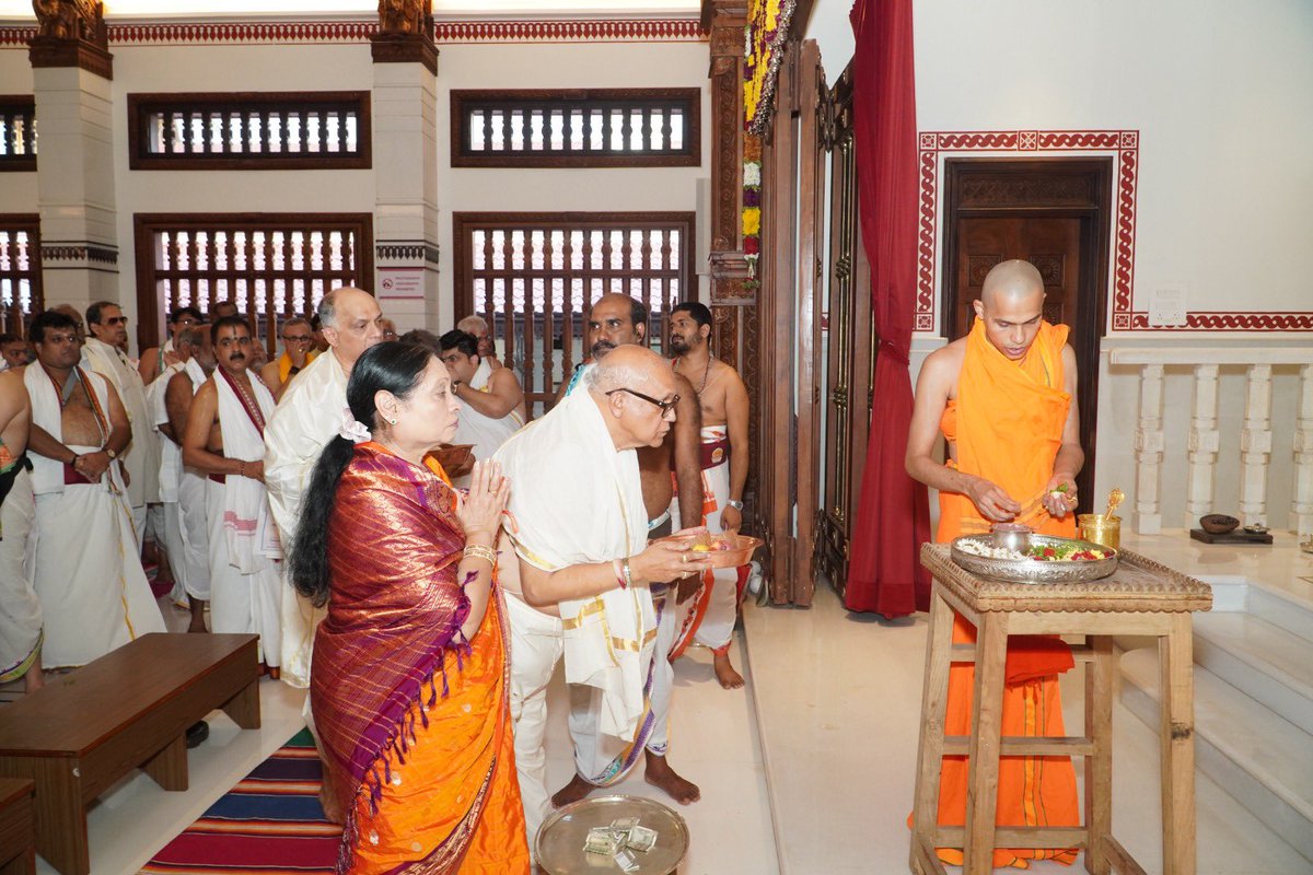 digambarkamat's tweet photo. Honoured to participate in the sacred Chaturmas Vrata at Shree Samsthan Gokarn Partagali Jeevottam Math, Poinguinim, Goa. A spiritually enriching experience filled with devotion and blessings. https://t.co/zgsDlaC7yC