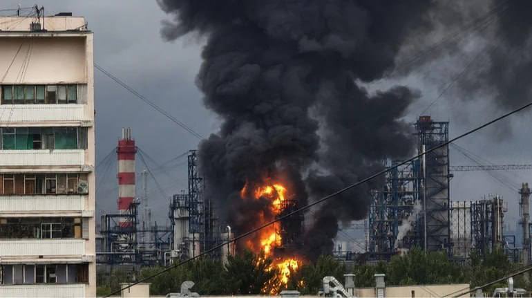 Beefeater_Fella's tweet photo. 🔥 Strikes on oil refineries caused losses of $14.8 billion to Russian budget, — Russian media

By the end of the year, the aggressor state's budget deficit may increase by another $86.5 billion.

And to think these are manipulated propaganda admissions - the real position is likely much, much worse.