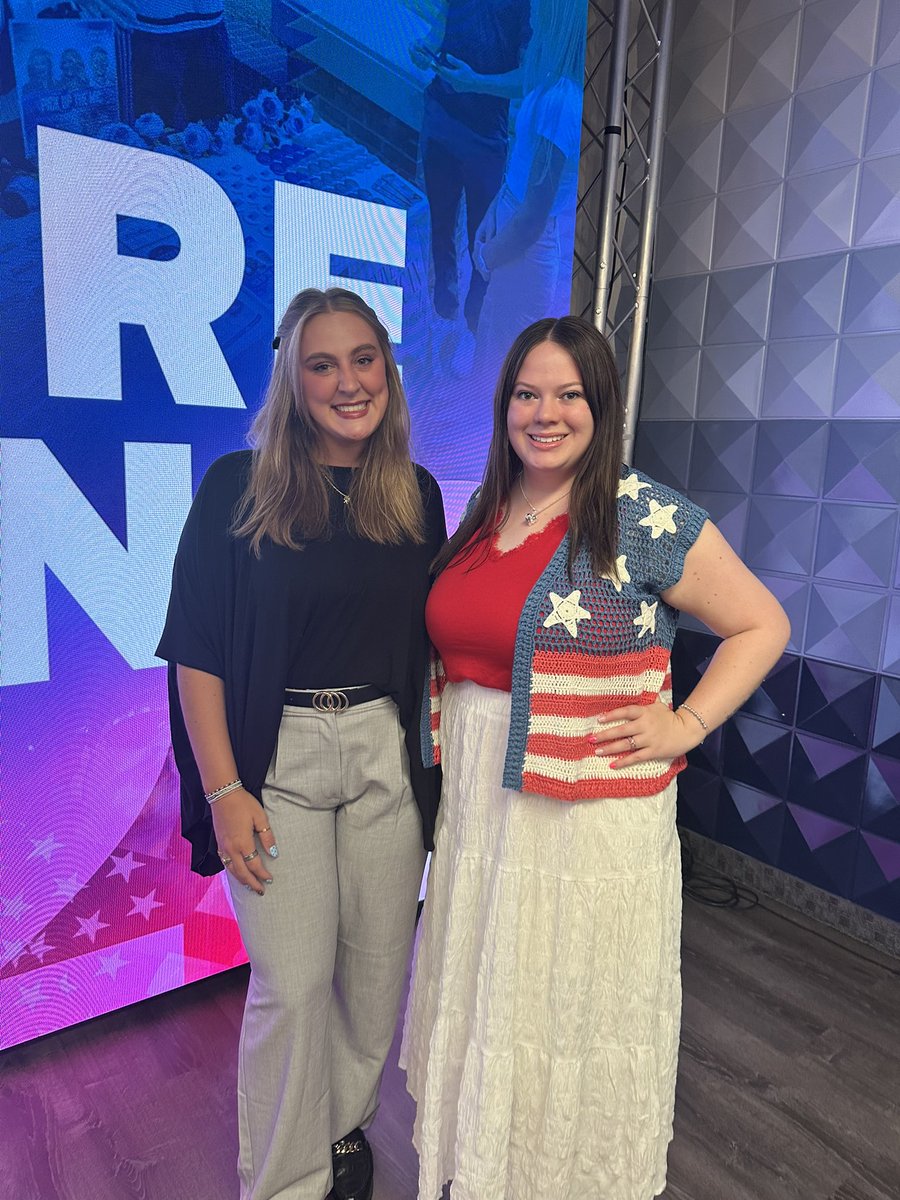 lakiederrick's tweet photo. The HEART(land) of Club America is ready for New Hire Training Day 4🇺🇸

How blessed are we to be in the @TPUSA family🧡 https://t.co/KZW3gfyUxn