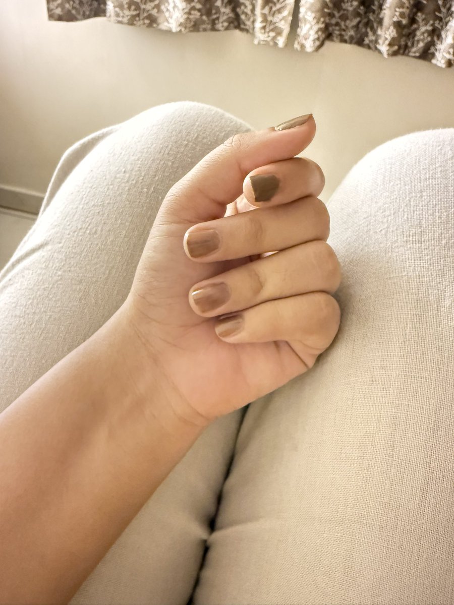shutupnaina's tweet photo. i would always prefer this over expensive artifical nails https://t.co/5dXclSDcPO