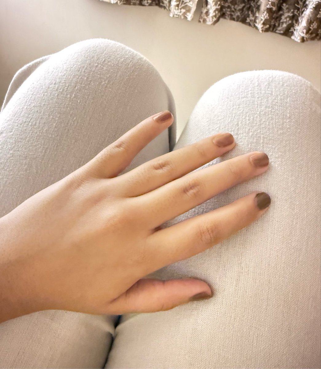 shutupnaina's tweet photo. i would always prefer this over expensive artifical nails https://t.co/5dXclSDcPO