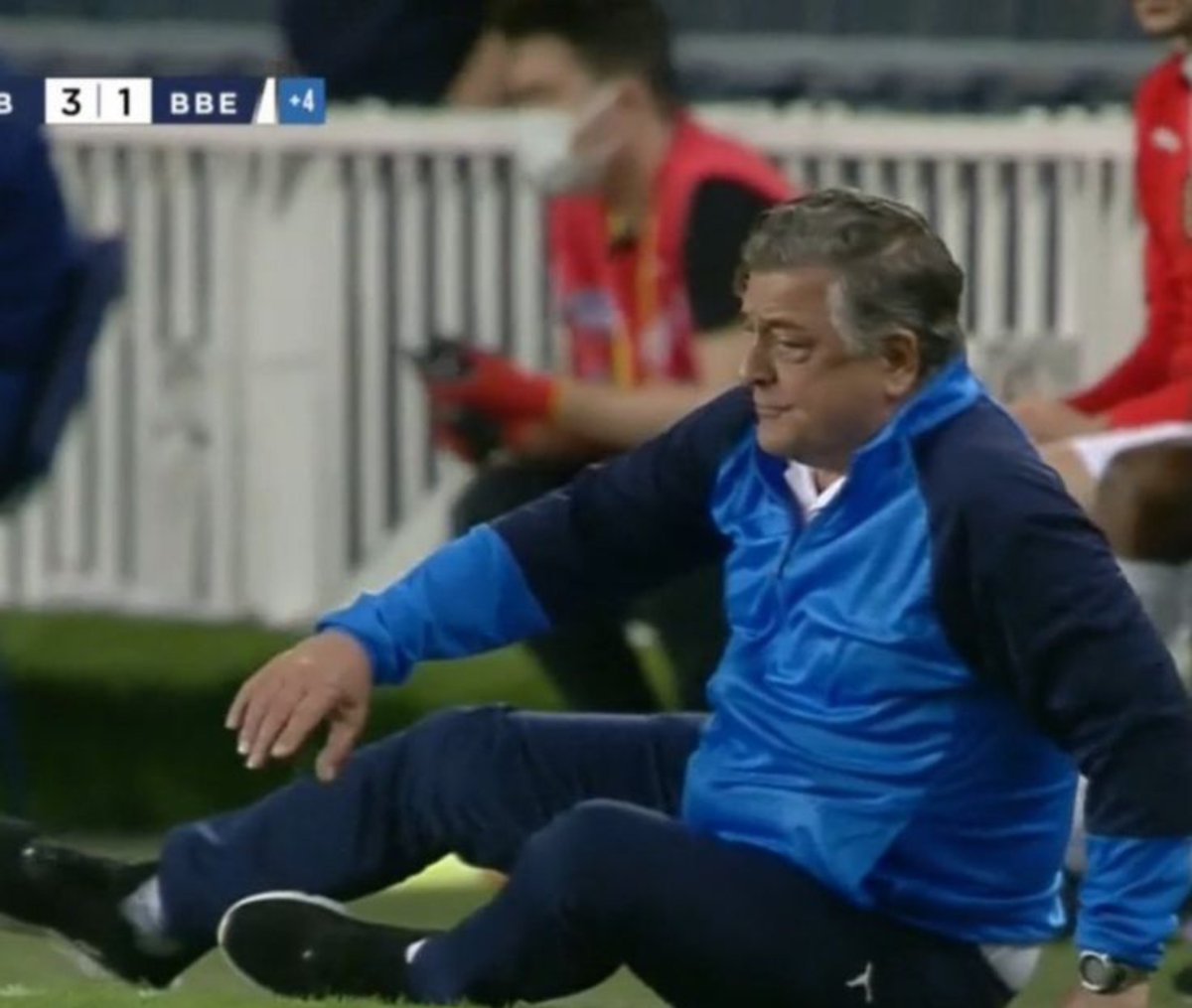 rafbeg25's tweet photo. Enteresan Erzurumspor fotoğrafları Part 2 https://t.co/fobtngVb87