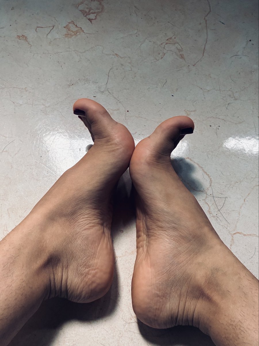 Selene_feet1's tweet photo. Accept your destiny🦶💷
#fidon #feetfetısh https://t.co/Cx28VQAHtY