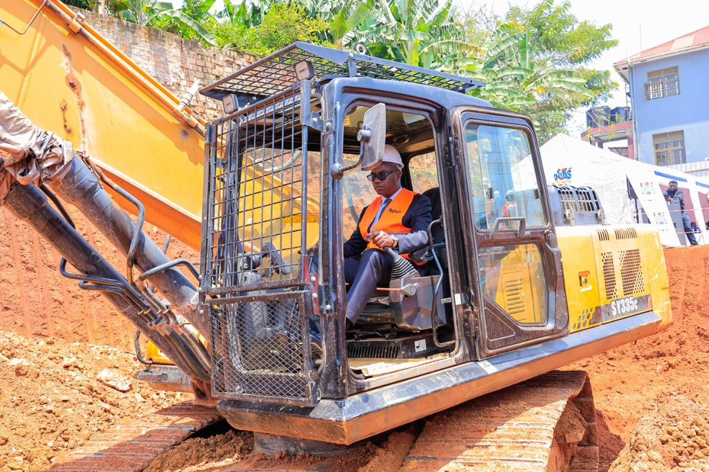StatisticsUg's tweet photo. 📸 The construction of Statistics House, Entebbe Office, was officially launched by Hon. Henry Musasizi, Minister of Finance, Planning and Economic Development, alongside Dr Albert Byamugisha, UBOS Board Chair, Dr Chris N. Mukiza, @UBOS_ED, and other dignitaries.

The groundbreaking ceremony marked the formal commencement of construction of the new facility, which will provide a permanent home for the Bureau’s Entebbe operations.

#UBOS #EvidenceBasedStatistics