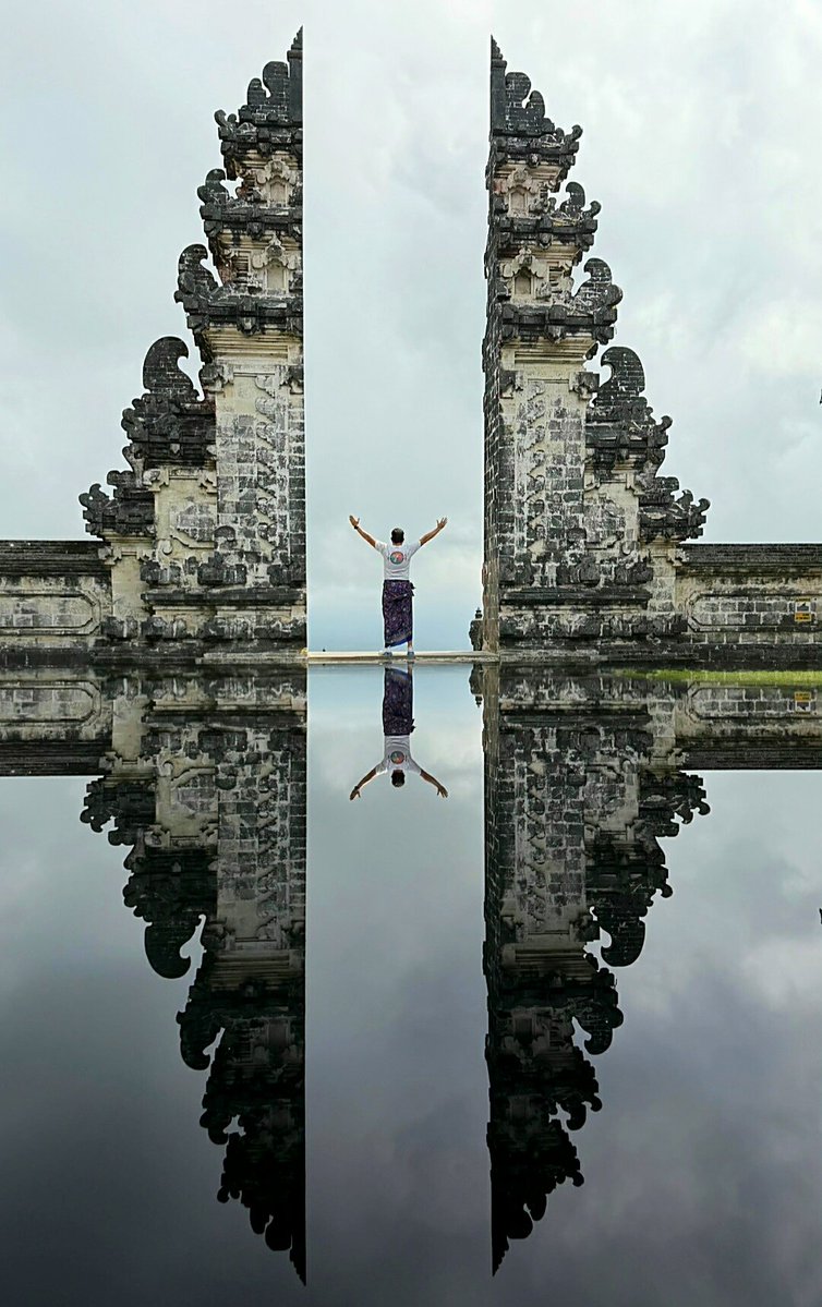 jose16tkd's tweet photo. Templo Pura Lempuyang https://t.co/Sz2sSUFhkq