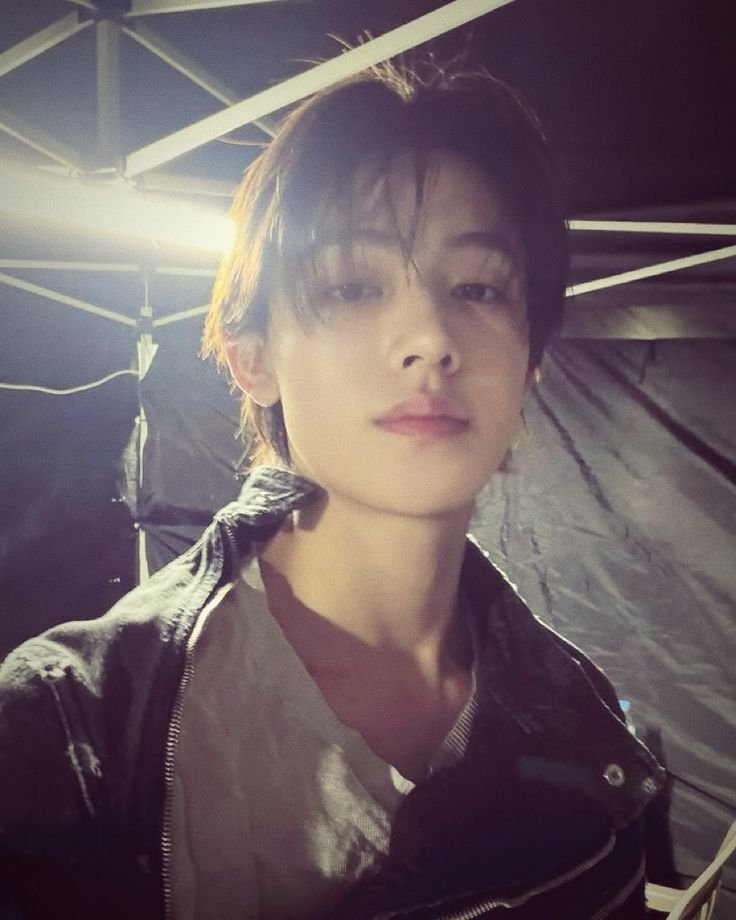 fawruzan's tweet photo. Variasi baru #taeshyeon yang katanya kakak adek cokiber orang-orang aka banyak yang deketin padahal mah cowoknya satu sama lain https://t.co/xOd3OwrMS1