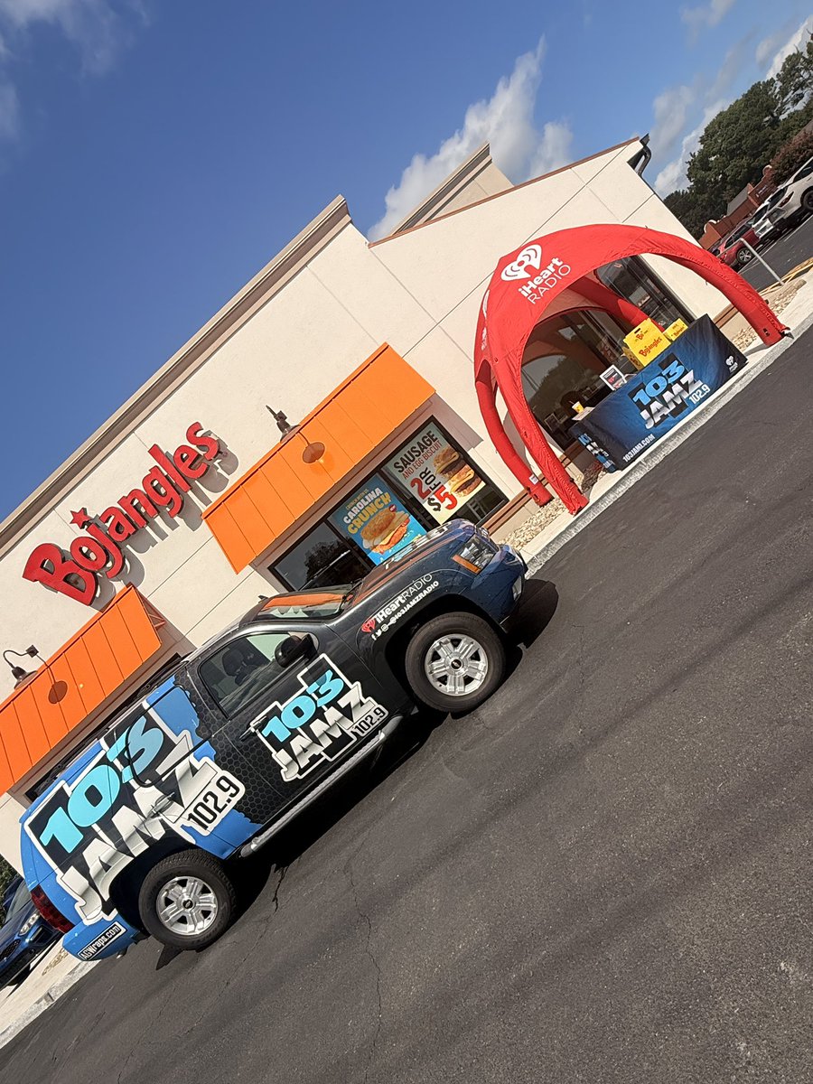 103JAMZRADIO's tweet photo. We’re out here at the brand new @Bojangles with @IzzyTheDJ on their grand opening day! We’re at 1495 General Booth Blvd in Virginia Beach til 1p but they’re open til 11p so stop by because IT’S BO TIME! https://t.co/81akldtmdj