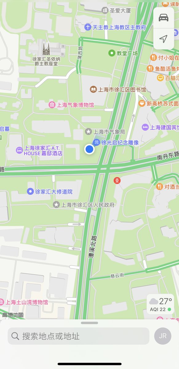luanpablo3's tweet photo. 不是吹，#同城 武康路那截老洋房秋天绝了，#反差 想带个同好哥哥去慢慢走吧。#上海 https://t.co/9Q5u798ywc