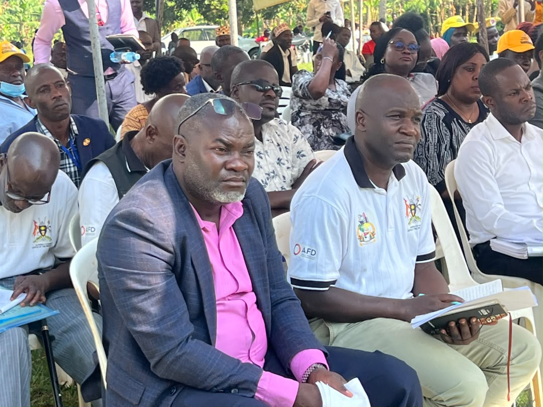 bbstvug's tweet photo. Obukulembeze bwa Nansana Municipality okuli Mmeeya @Sserunkuumajb amanyiddwa nga Kaana Kambaata, Town clerk, Festo Tandeka, Sipiika Kalungi Moses, n’abalala bakubye olukung’ana mu diviizoni ye Gombe okuwuliriza ebiruma abatuuze beeyo. 
Bano basobodde okwanukula ebiruma abatuuze nga n’abamu bamalidde mu nkomyo olw’okwenyigira mu mivuyo egy’enjawulo. #Gambuuze #Ageesigika #BBSKATI