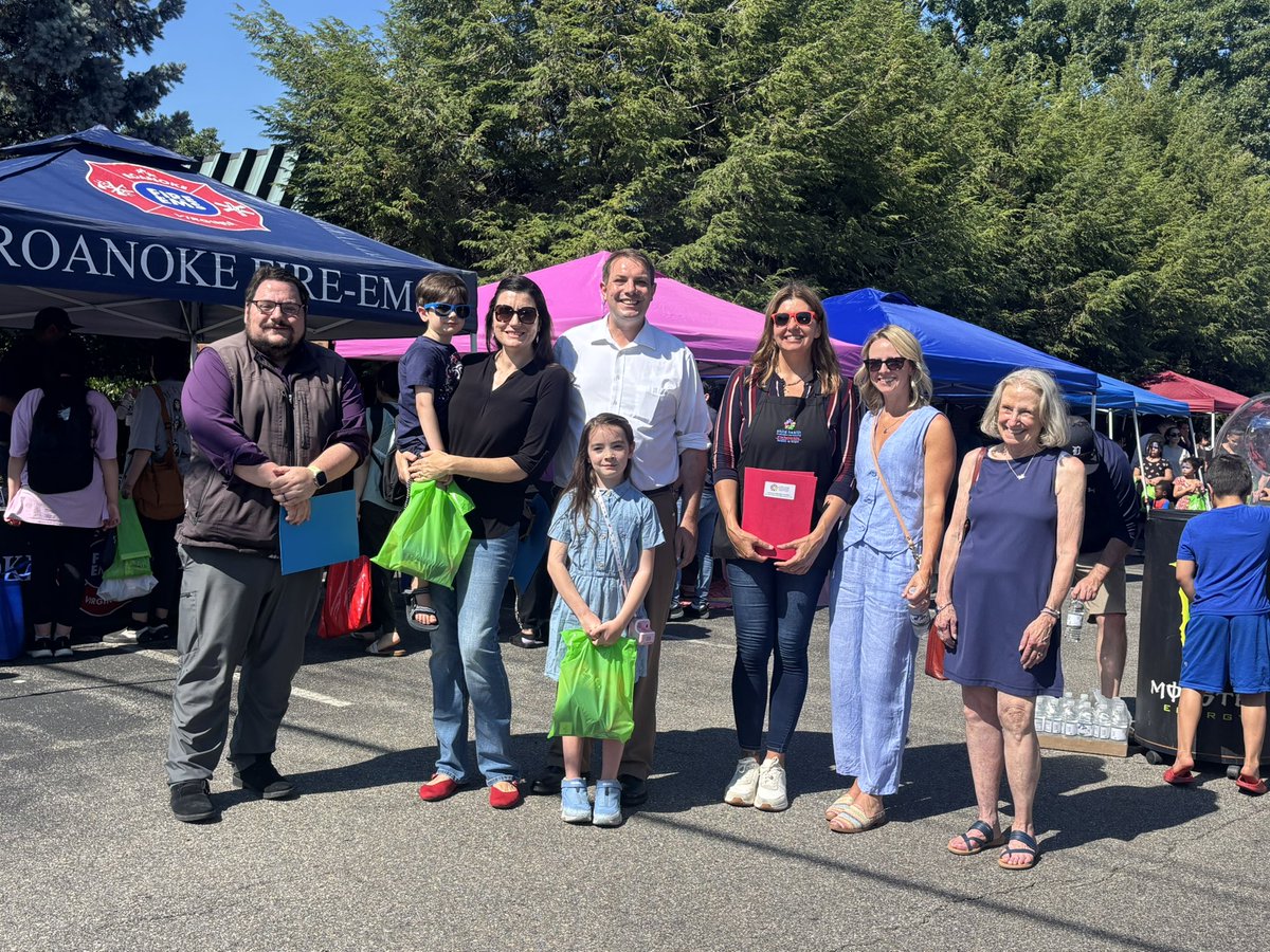 DRSuetterlein's tweet photo. An abundance of enthusiasm at the 5th Annual CHIP of Roanoke Valley Back to School Extravaganza. Thank you Rachel Hopkins, Cristina Agee, Sharon Chickering, and all community partners helping Roanoke Valley students prepare for a great start to the school year! https://t.co/TqtlUqGEaB