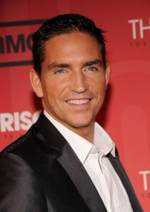 trad_west_'s tweet photo. >Jim Caviezel
>Gets cast as Jesus in Mel Gibson's the Passion of the Christ
>Warned by Mel Gibson that playing Jesus would ruin his career
>"My initials are J.C and im 33 we have to do it"
>Actually gets struck by lightning while filming the Sermon on the Mount
>Dislocates his shoulder carrying the cross and finishes the scene
>Hollywood sidelines him for years
>Doesn't compromise, remains a devout Catholic
>Comes back with Sound of Freedom and breaks the box office
>Inspires millions with his speeches
>Stands by the unborn and the vulnerable

Unfathomably based