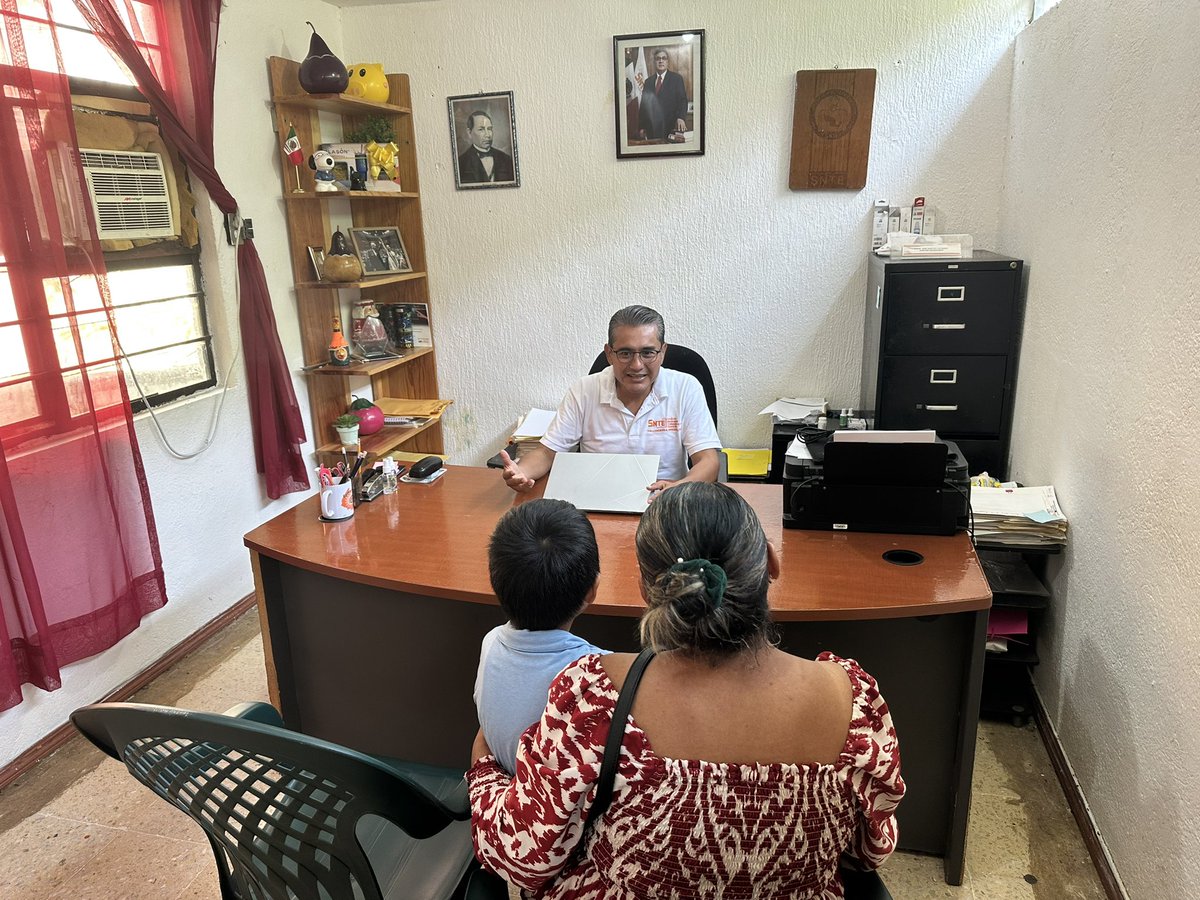 jairestrada1201's tweet photo. ❗️Seguimos trabajando para ustedes.❗️

🔵 Con la indicación del Srio. Gral. de la Sección 14 del SNTE, Mtro. Silvano Palacios Salgado, desde la Oficina Sindical de Acapulco, seguimos atendiendo con compromiso a nuestras compañeras y compañeros trabajadores de la educación. https://t.co/uAyAEdvruv