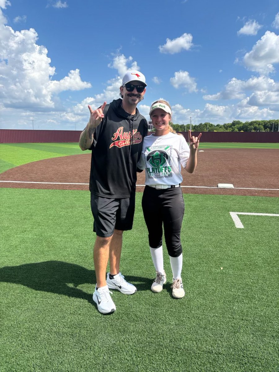 RowanPike2027's tweet photo. So thankful for a summer filled with softball. ☀️ 🥎 Amazing camps, awesome coaches, All Star Game, work at @dbatwf = l just thank God for it all. 🫶🏻 ✝️ @acroosoftball @supiratessb @twessb Senior year begins next week and it's time to shift gears to 🏐 for a little bit. ✌🏻 https://t.co/Gyg46Gnzf3
