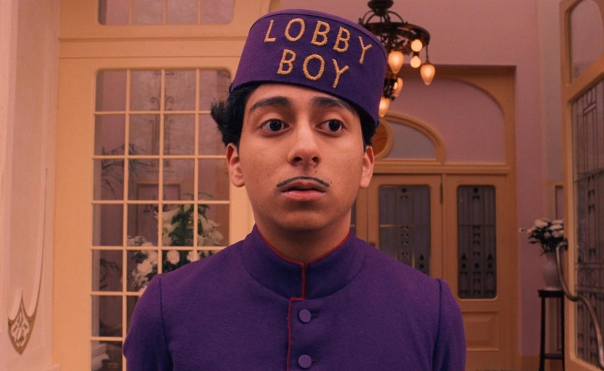lilbabygandhi's tweet photo. What happen to the guy's career man. Does he really have to play a pedophile to pay the bills after starring in arguably the greatest movie of the 2010s??? https://t.co/JPoU0Bqiio