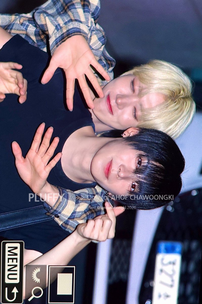 woongjeu's tweet photo. i love you hani woongie i love this beautiful hankiful life https://t.co/FomcETsoJX