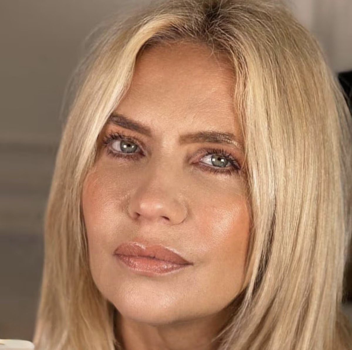 Lapostadespc's tweet photo. 🚨 AHORA - NORA COLOSIMO EN INTRUSOS 

La mamá de Wanda Nara expresó que la información que dieron en #PuroShow no es así! Está todo organizado y malintencionado por @gusta_mendez para difamar, acosar y hostigar a su hija. 
#ChinaSuarez #MauroIcardi #WandaNara #Intrusos https://t.co/bTmuraYgr6