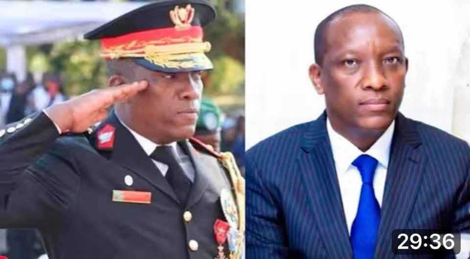 placide_art's tweet photo. Yitwa #Masunzu niwe munyamurenge wenyine kwisi wishe abasirikare bamugwaniririye mwishamba bakamurengera mugihe yarimubibazo, niwe munyamurenge wambere wanga ubwoko bwe, niwe munyamurenge wambere wabesheko Abatabazi(Twirwaneho) ikorana na Red tabara yatumaze ikadusenyera imihana https://t.co/I3lu1PsirW