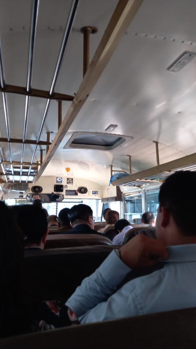 foppaguate's tweet photo. Votación para la Contraloria:
La planilla 2 esta acarreando profesionales de distintas instituciones para que vayan a votar al parque de la industria.
Estimado CPA, súbete al bus, aprovecha el transporte, disfruta la comida que te regalen y vota:
PLANILLA 8. https://t.co/My3wvEGEPy
