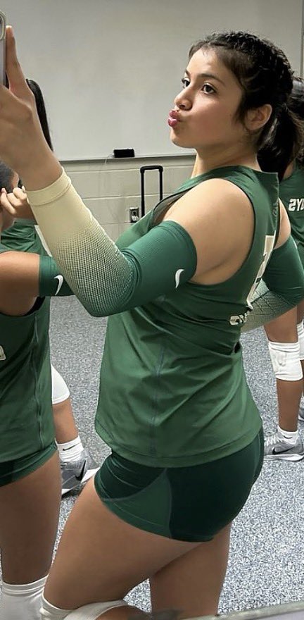 Chriss9faf's tweet photo. #freak #thighs #horny #exposed #expose #creepshots #volleyball #nolimits (FULL CONSENT) lmk if i should leak her insta https://t.co/lxOYqhDiJS