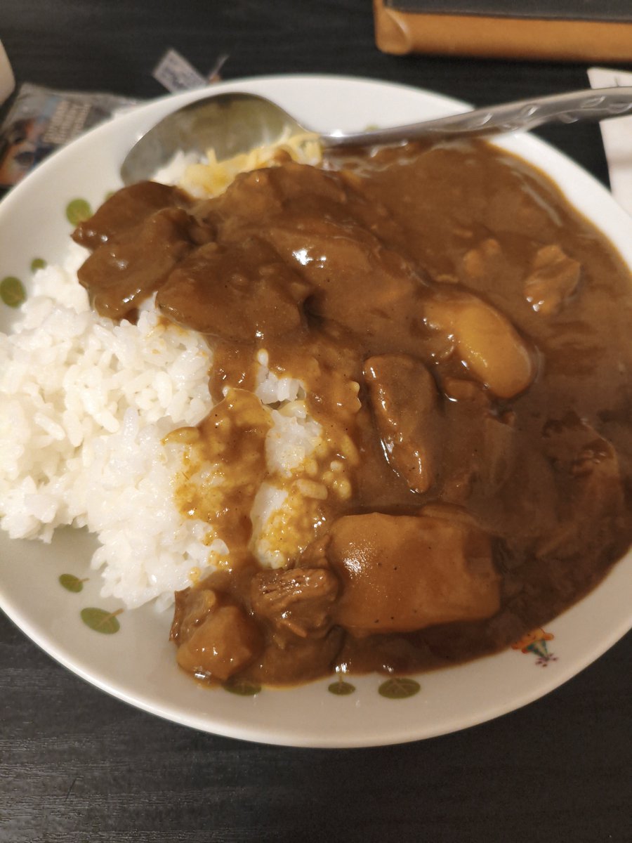 donko1022's tweet photo. 牛すじカレーふぉー https://t.co/w70jdGGoVT