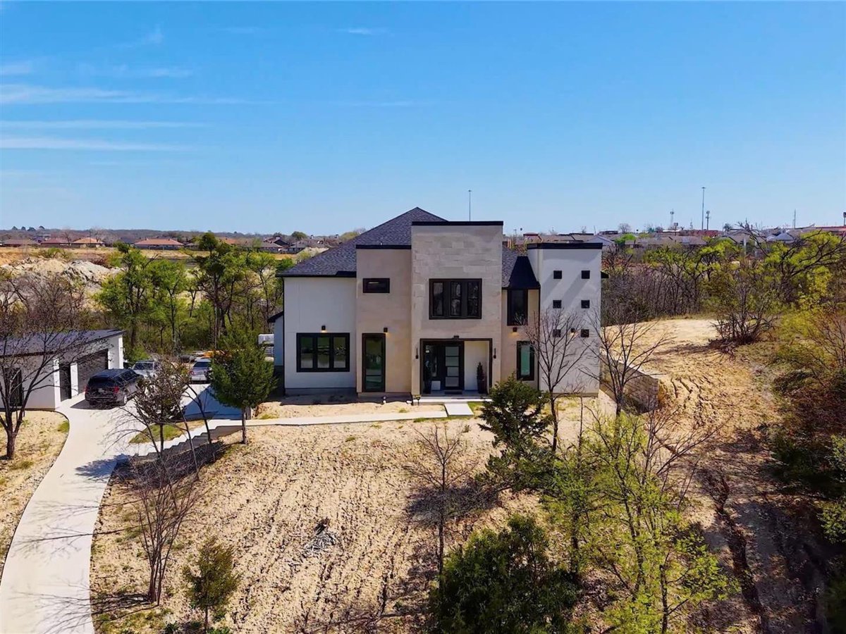 Chrisbellsells's tweet photo. High-end living could be yours!
#ChrisBellSells #ChrisBellSellsKaty #ChrisBellSellsHouston #ChrisbellSellsTexas https://t.co/p5NLBnzTkb