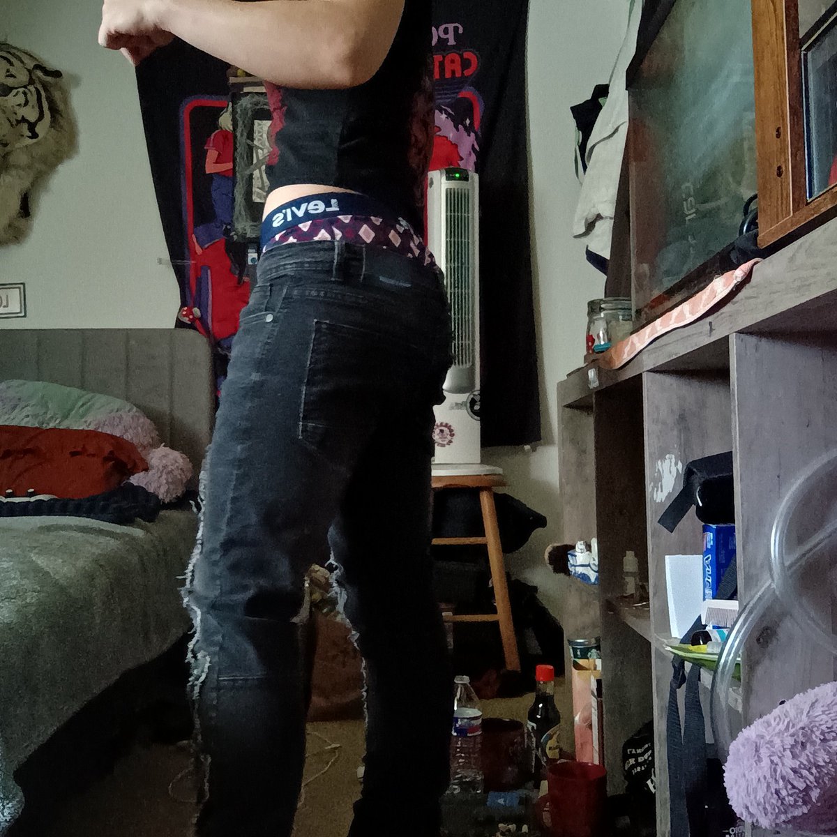 DeadUsr_'s tweet photo. I feel fat 😔 https://t.co/tJ6vfGc80D
