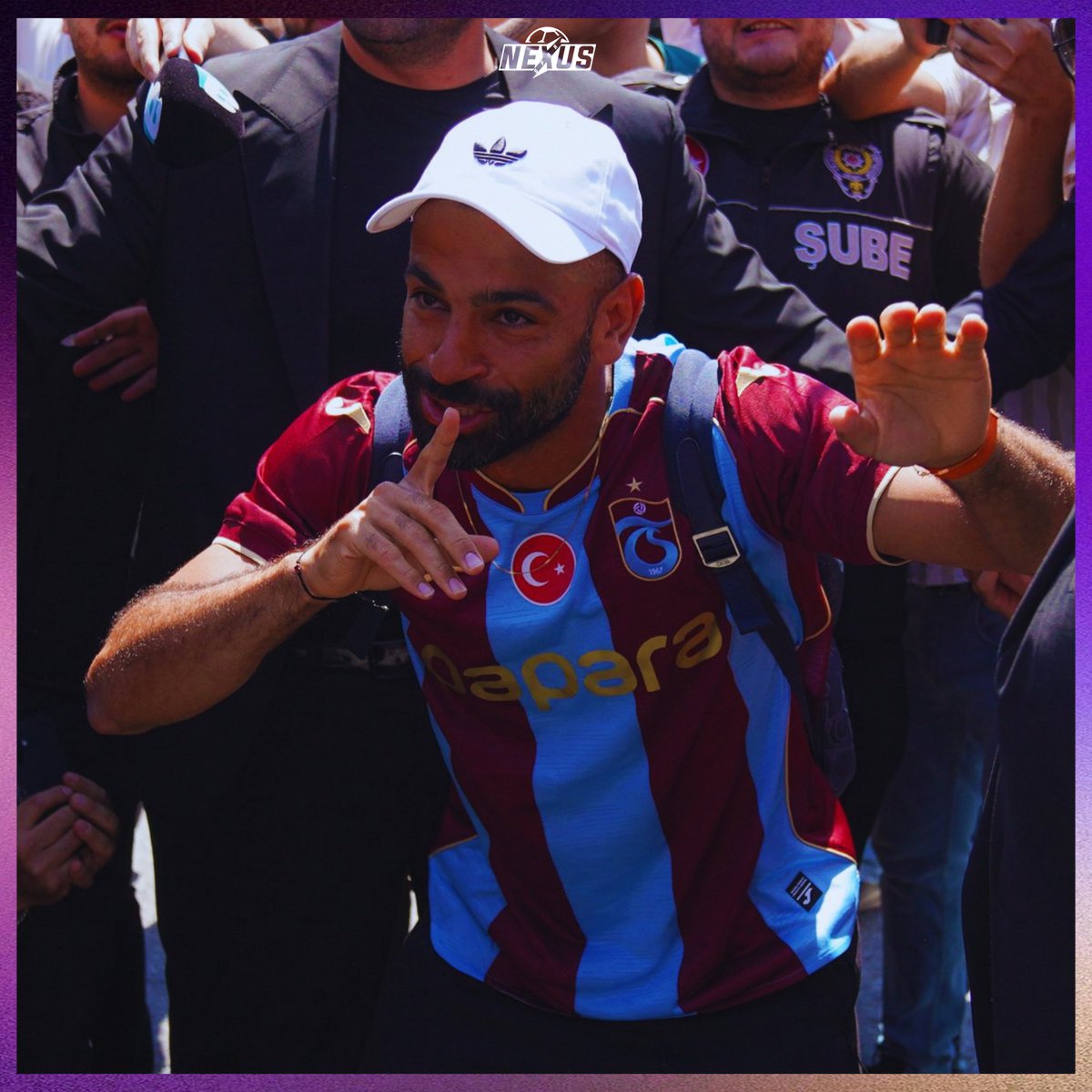 nexustransfer's tweet photo. 🚨 Trabzonspor, camiaya ve Mohamed Salah'a yakışır üst düzey bir santrfor transferi yapmak istiyor. (Yağız Sabuncuoğlu)

🔸 Üç oyuncunun şartları soruldu:
🔹 Darwin Nunez
🔹 Alexander Sørloth
🔹 Dusan Vlahovic https://t.co/gjozZ2tAZu