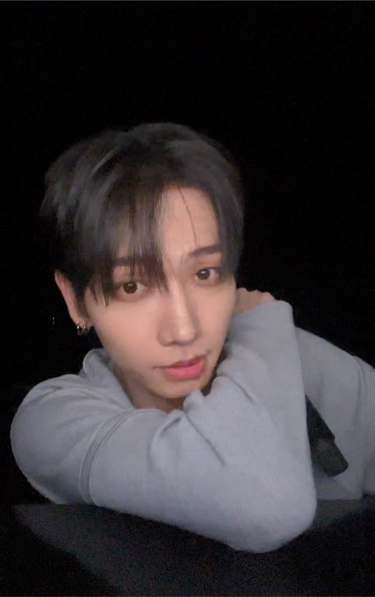 luvpeacebnd's tweet photo. 모니터불빛에의존한얼굴ㄹㅈㄷ https://t.co/8HweQm4Mb3