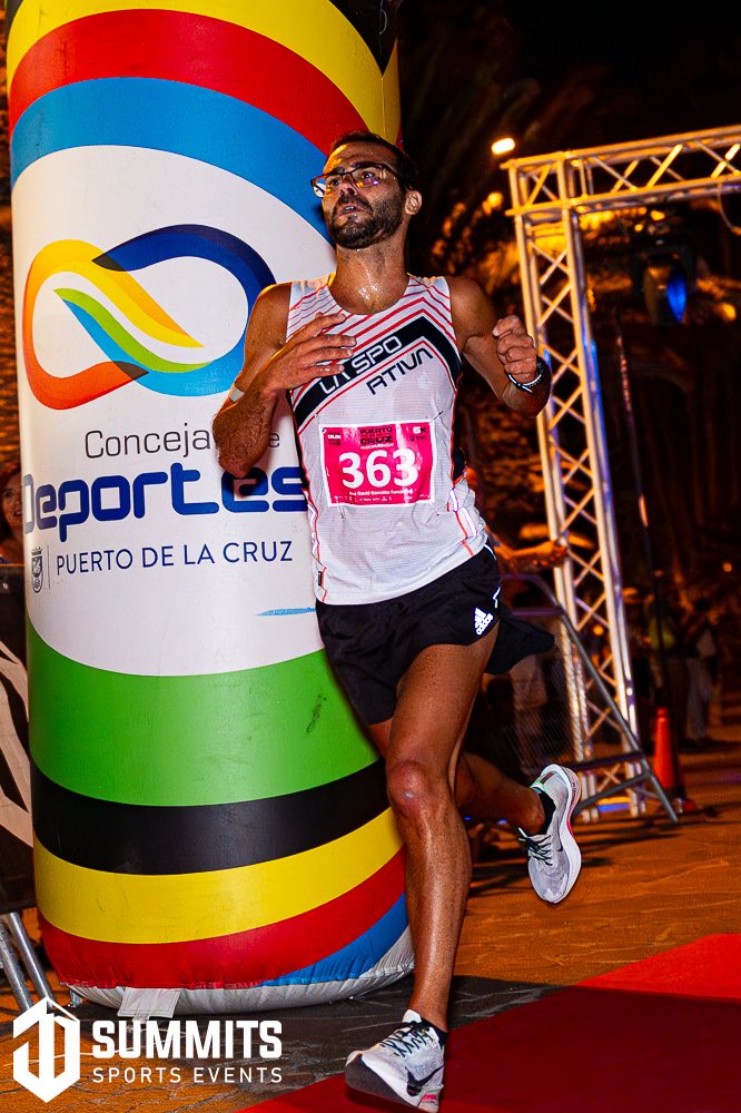 victor3000obst's tweet photo. Lo que nos gusta el verano y sus carreras.
Qué maravilla ver a los #vgrunning volar en verano. Verdad José David ? Buen ejemplo de ello!
A por más!
https://t.co/g1yBEi82FV 👏
#running #runningmotivation #runner #carrera https://t.co/EpVGVwprE9