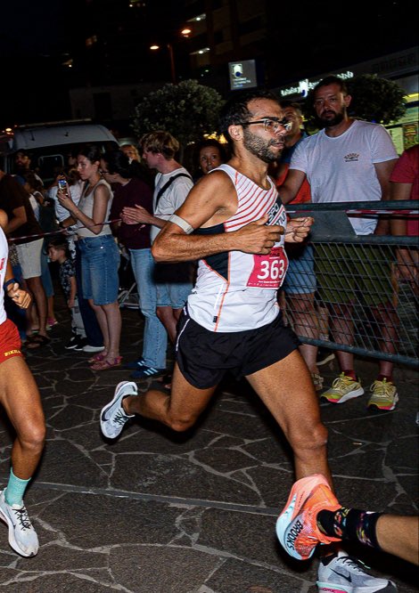 victor3000obst's tweet photo. Lo que nos gusta el verano y sus carreras.
Qué maravilla ver a los #vgrunning volar en verano. Verdad José David ? Buen ejemplo de ello!
A por más!
https://t.co/g1yBEi82FV 👏
#running #runningmotivation #runner #carrera https://t.co/EpVGVwprE9