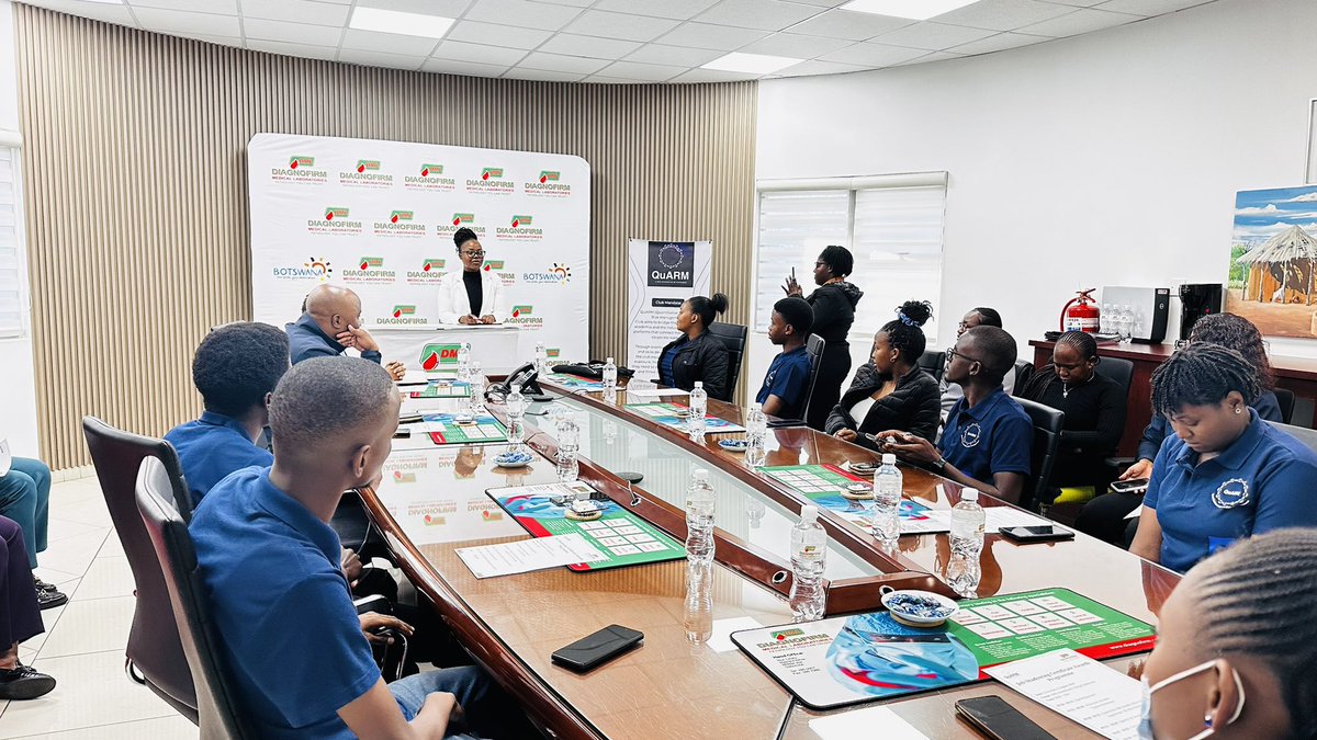 BoitekaneloC's tweet photo. Our QuARM Club students spent their holiday job-shadowing at Diagnofirm Medical Laboratories-and today, they were recognised for completing the programme.

We’re proud of their initiative, curiosity, and commitment to learning beyond the classroom.

#BoitekaneloCollege #QuARMClub https://t.co/0JPdtvAQVj