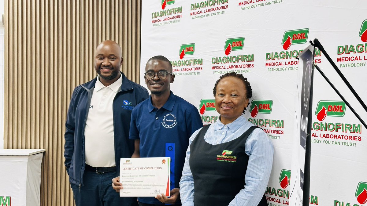 BoitekaneloC's tweet photo. Our QuARM Club students spent their holiday job-shadowing at Diagnofirm Medical Laboratories-and today, they were recognised for completing the programme.

We’re proud of their initiative, curiosity, and commitment to learning beyond the classroom.

#BoitekaneloCollege #QuARMClub https://t.co/0JPdtvAQVj