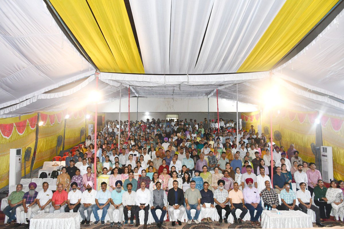 sushendramisra's tweet photo. A new journey begins!
It was a privilege to welcome the Batch of 2026 and their proud parents to Sardar Beant Singh State University (SBSSU), Gurdaspur, through our Orientation Programme, "Bienvenue à SBSSU 26." https://t.co/nWkC3LyLxk