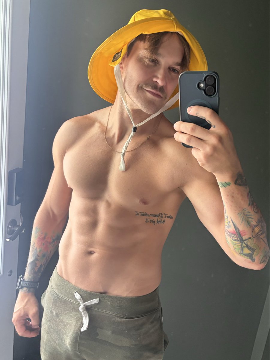 BoudreauMarco2's tweet photo. Ready for the rain 💦 https://t.co/VZnnvaEkXe