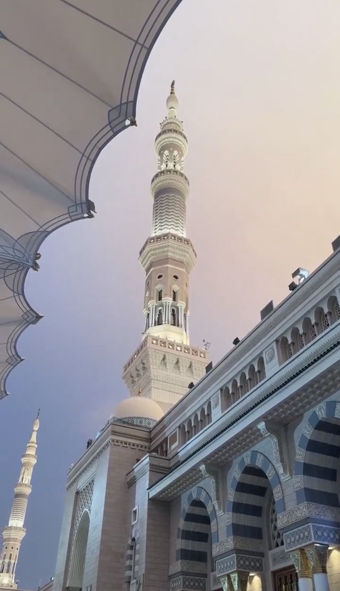 aab_33's tweet photo. #ليله_الجمعه

وَكِدْتُ مِنَ الصَّلَاةِ عليكَ أَعْلُوْ
عَلَىٰ القَمَرَيْنِ وَالسُّحُبِ الثِّقَالِ
وَمَنْ صَلَّىٰ عَلَـيْـكَ عليهِ صَـلَّىٰ
بِهَا عَشْـرًا لِأَجْـلِـكَ ذُوْ الجَــلَالِ
ٖ
اللَّهُمَّ صَلِّ وَسَلِّمْ عَلَىٰ نَبَيِّنَا مُحَمَّدْ  .. https://t.co/H9CVbbLO1S